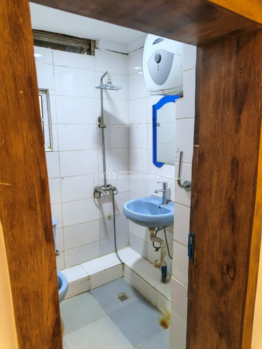 a Very Good Spacious 3-bedroom Flat, Zone 3, Wuse, Abuja, Flat / Apartment for Rent