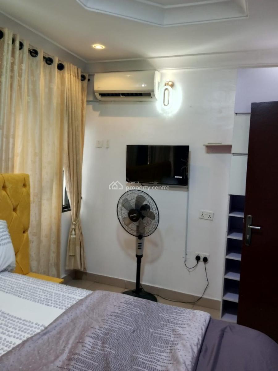 a Fully Furnished and Serviced 1 Bedroom Flat in Agungi, Agungi, Agungi, Lekki, Lagos, Flat / Apartment for Rent