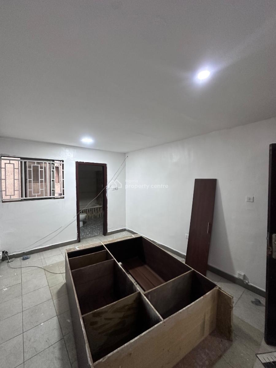 Investors Steal: 4-bedroom Self Compound Terrace  Duplex +bq+gate Hse, Lekki Phase 1, Lekki, Lagos, Terraced Duplex for Sale