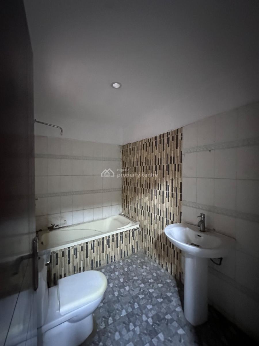 Investors Steal: 4-bedroom Self Compound Terrace  Duplex +bq+gate Hse, Lekki Phase 1, Lekki, Lagos, Terraced Duplex for Sale