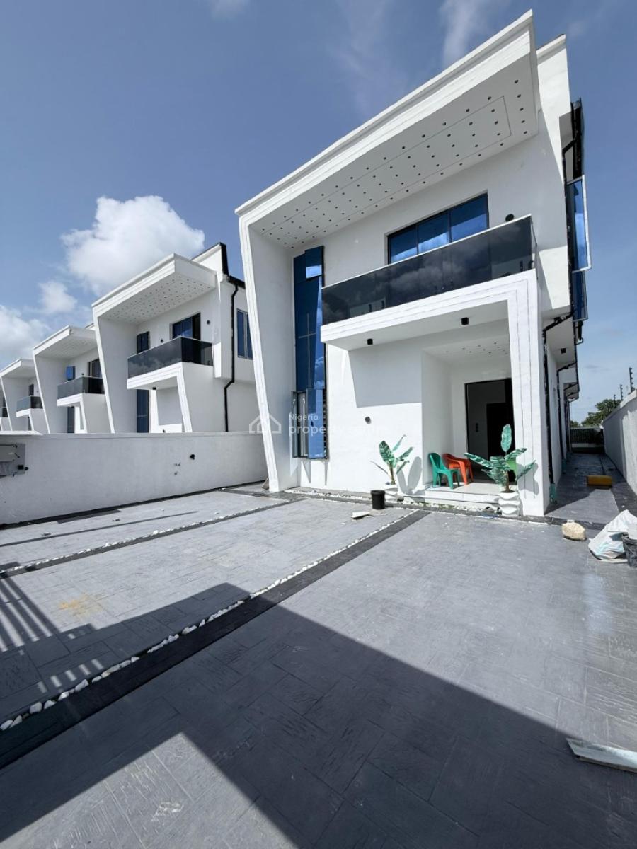 Spacious 5 Bedrooms Fully Detached Duplex at Ilaje., Ilaje, Ilaje, Ajah, Lagos, Detached Duplex for Rent