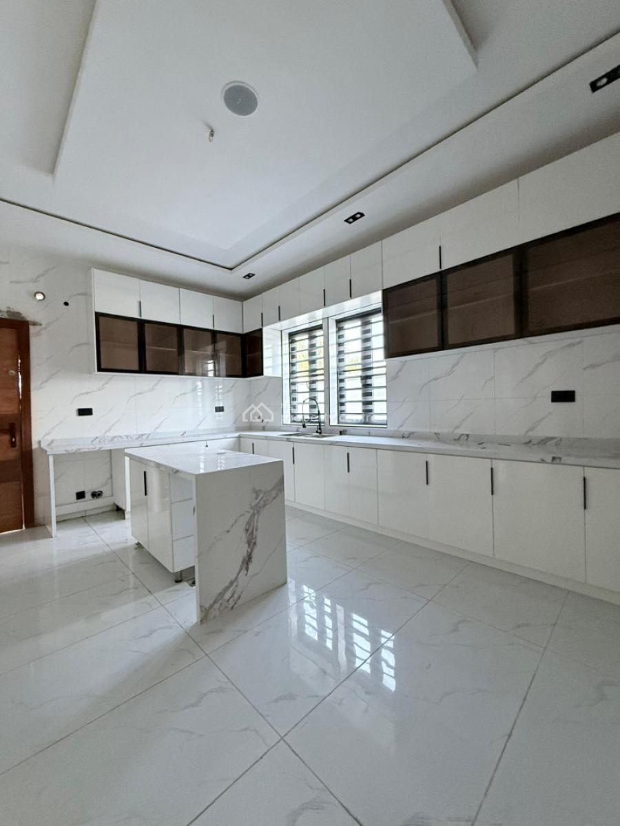 Spacious 5 Bedrooms Fully Detached Duplex at Ilaje., Ilaje, Ilaje, Ajah, Lagos, Detached Duplex for Rent