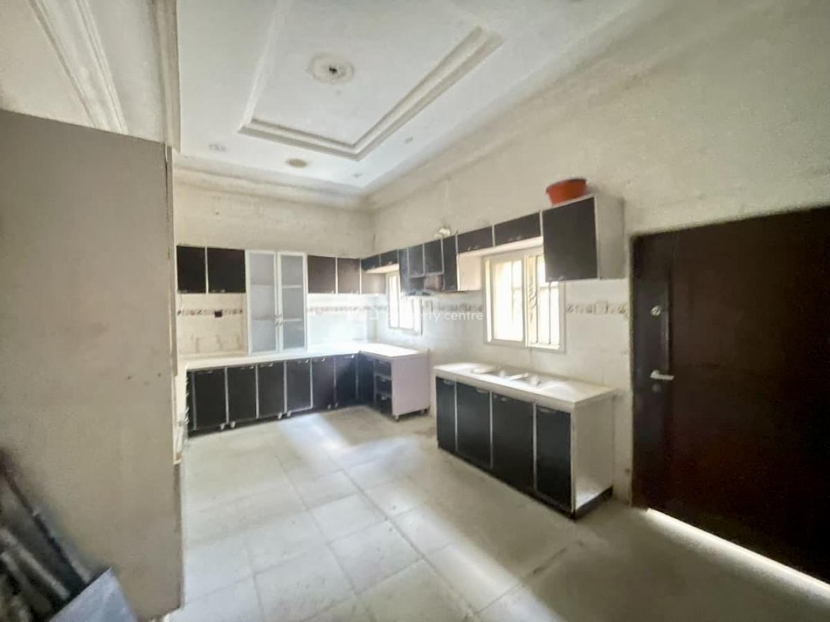 Spacious 5-bedroom Detached Duplex with Commercial Potential, Lekki Phase 1, Lekki, Lagos, Detached Duplex for Rent