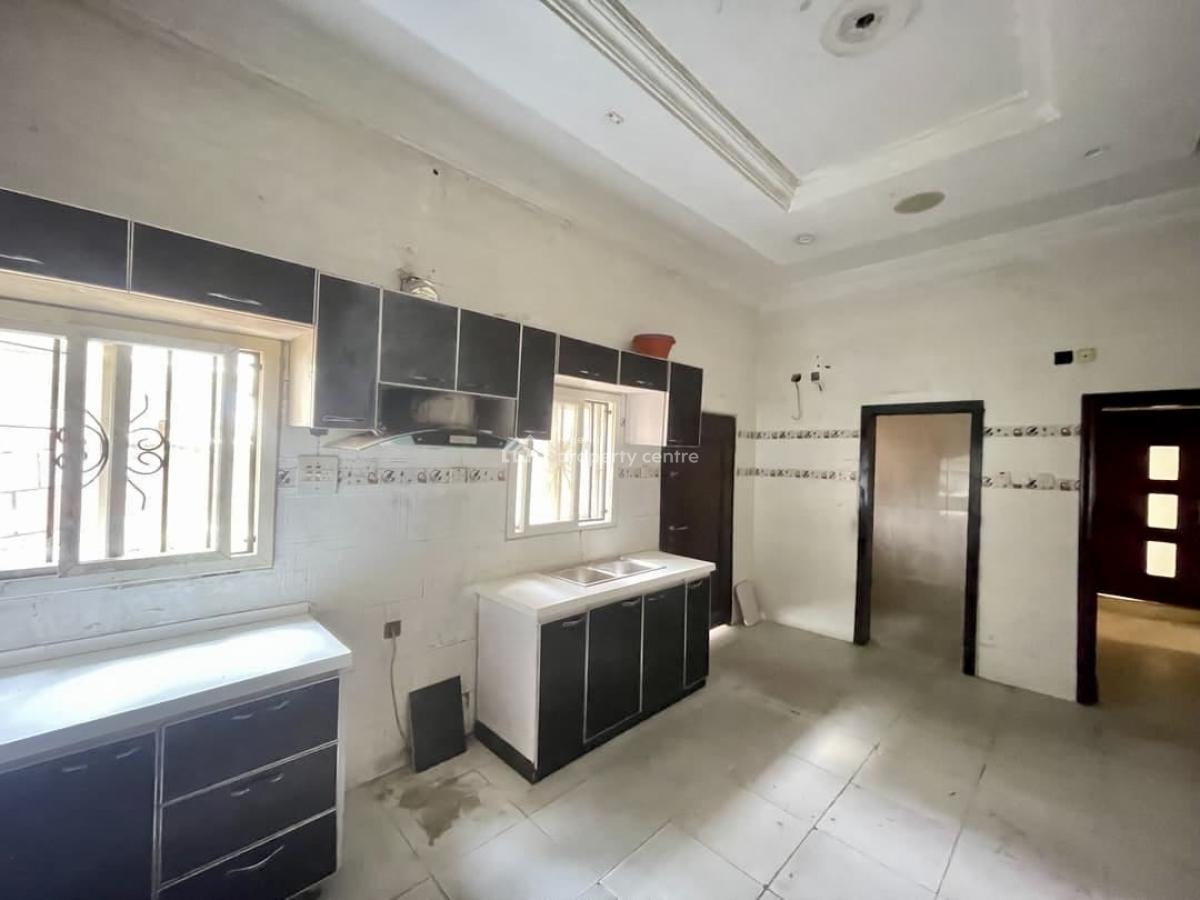 Spacious 5-bedroom Detached Duplex with Commercial Potential, Lekki Phase 1, Lekki, Lagos, Detached Duplex for Rent