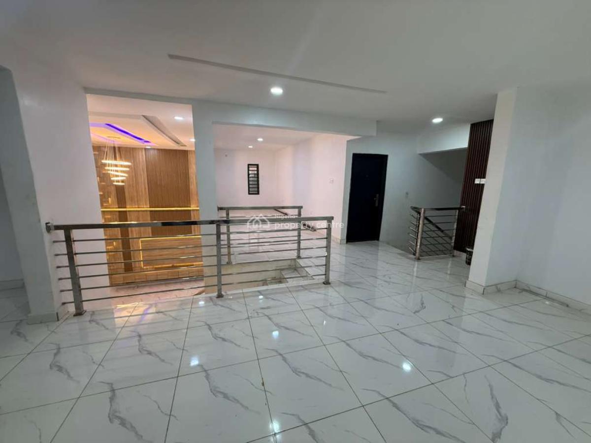 Luxury 5 Bedrooms Duplex and 1 Bedroom Studio Attached, Ogheghe, Sapele Road, Oredo, Edo, Semi-detached Duplex for Sale