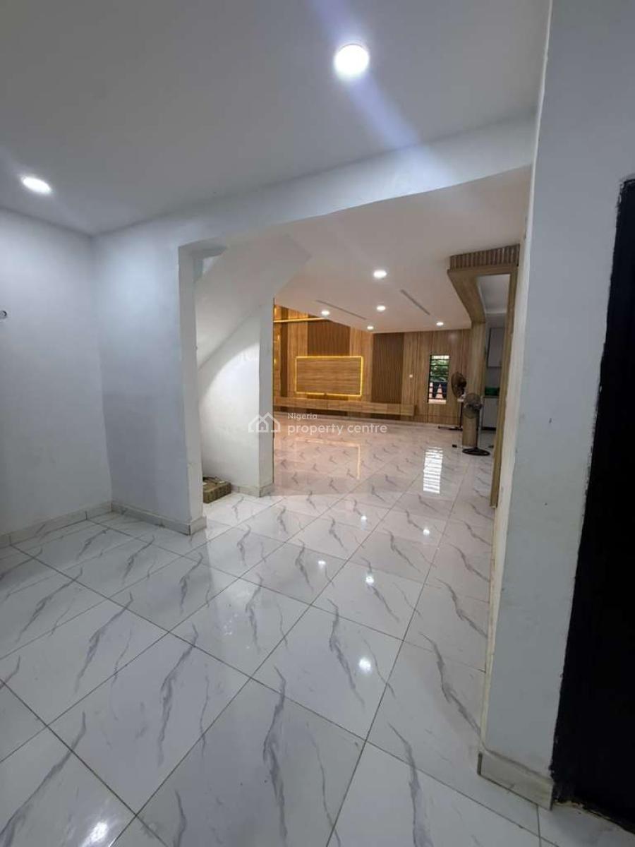 Luxury 5 Bedrooms Duplex and 1 Bedroom Studio Attached, Ogheghe, Sapele Road, Oredo, Edo, Semi-detached Duplex for Sale