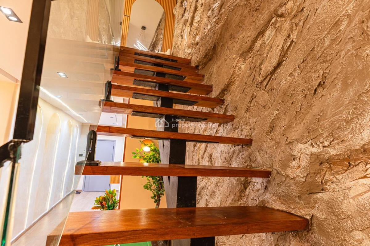 Luxury 2bedroom Maisonette with Ps5, Bathub, Picture Area, Snooker, Cozy& Aesthetic Space, Balcony, Housekeeping, for Comfort and Ease, Lekki Phase 1, Lekki, Lagos, Flat / Apartment Short Let