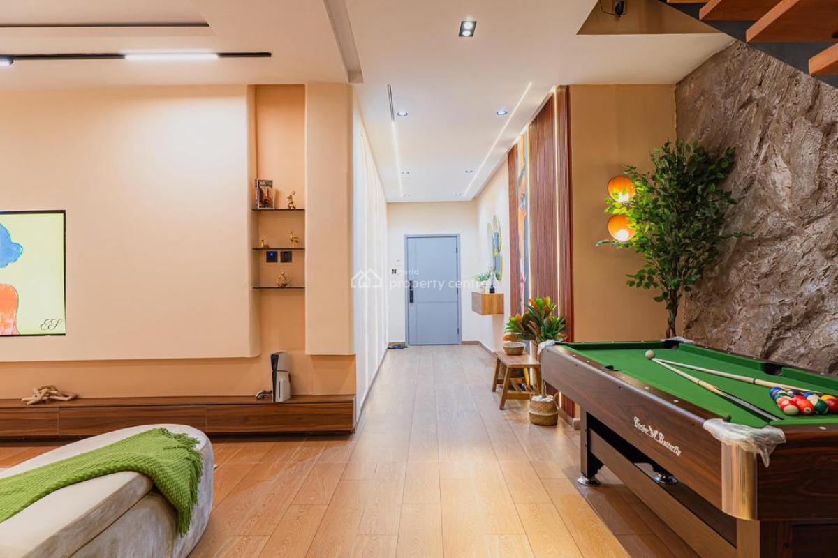 Luxury 2bedroom Maisonette with Ps5, Bathub, Picture Area, Snooker, Cozy& Aesthetic Space, Balcony, Housekeeping, for Comfort and Ease, Lekki Phase 1, Lekki, Lagos, Flat / Apartment Short Let