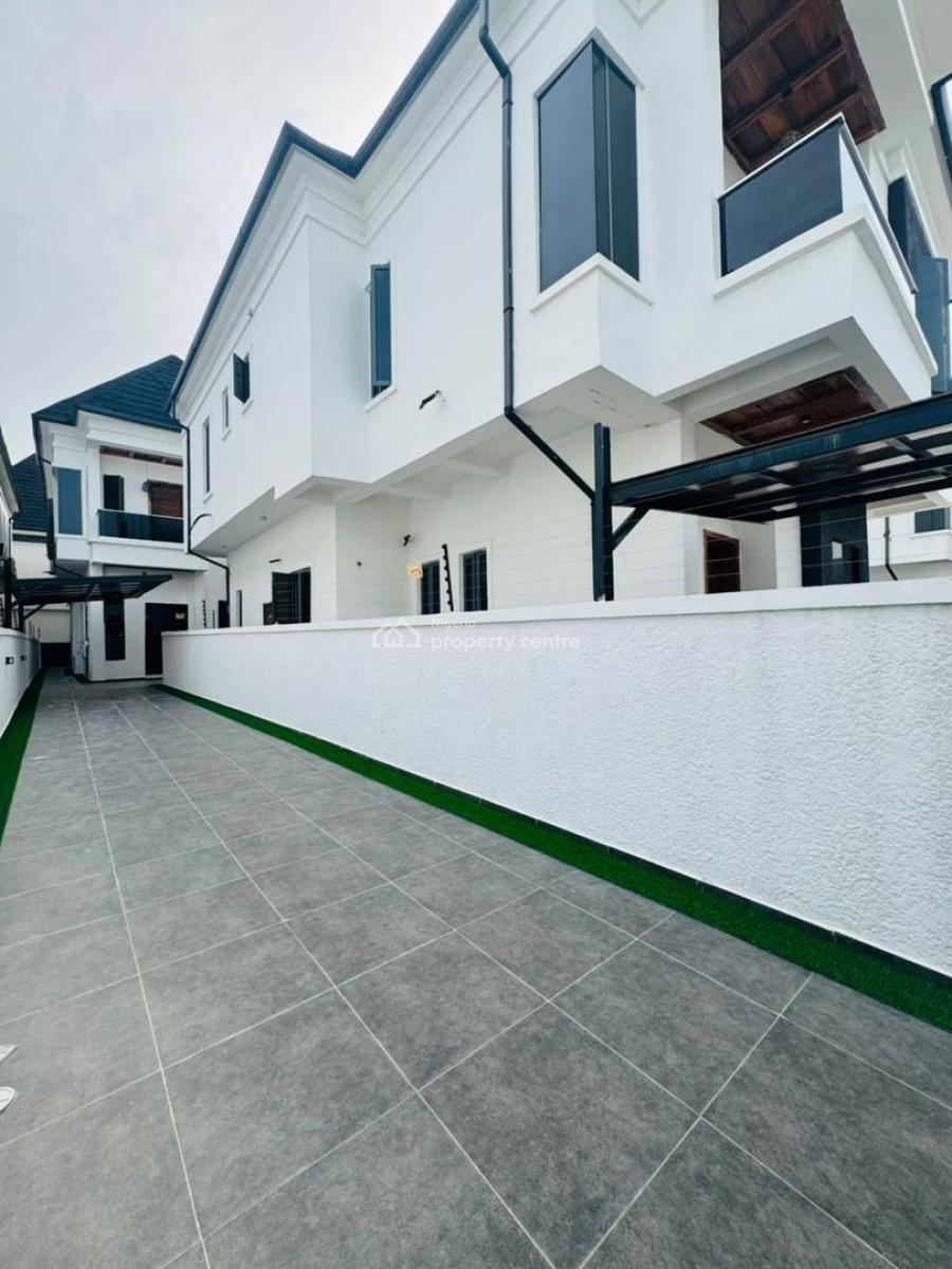Ample Car Park. Nice 4 Bedroom Fully Detached Duplex with Bq, Orchid, Lekki, Lagos, Detached Duplex for Sale