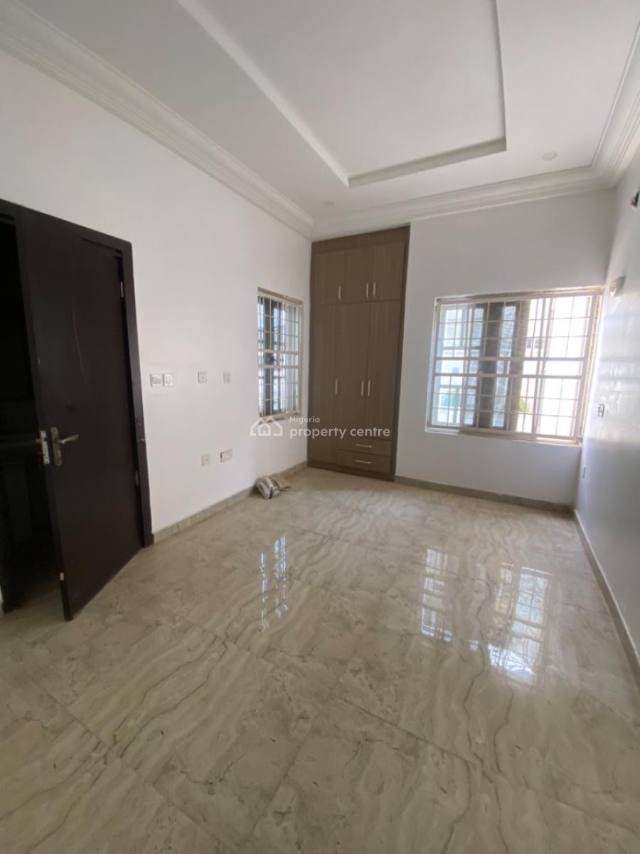 Luxury 2 Bedroom Flat with 1 Bq in a Secured Compound Tarred Road, Jahi, Abuja, Flat / Apartment for Rent