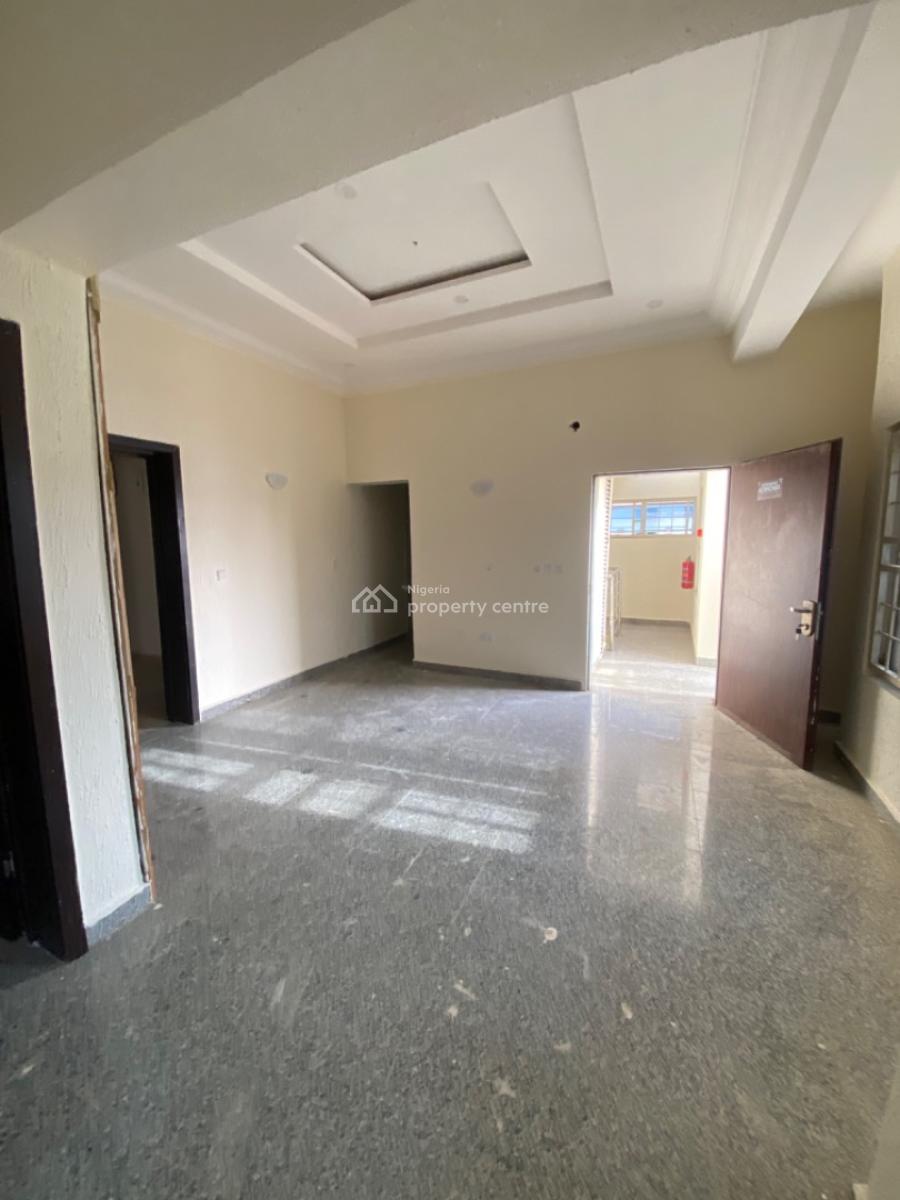 Luxury 2 Bedroom Flat in a Clean and Serene Compound Tarred Road, Jahi, Abuja, Flat / Apartment for Rent