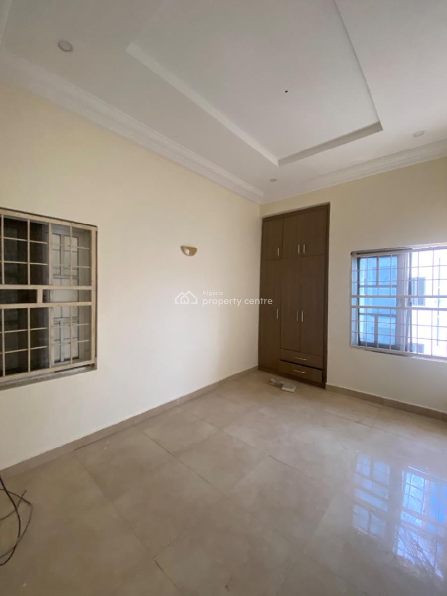 Luxury 2 Bedroom Flat in a Clean and Serene Compound Tarred Road, Jahi, Abuja, Flat / Apartment for Rent