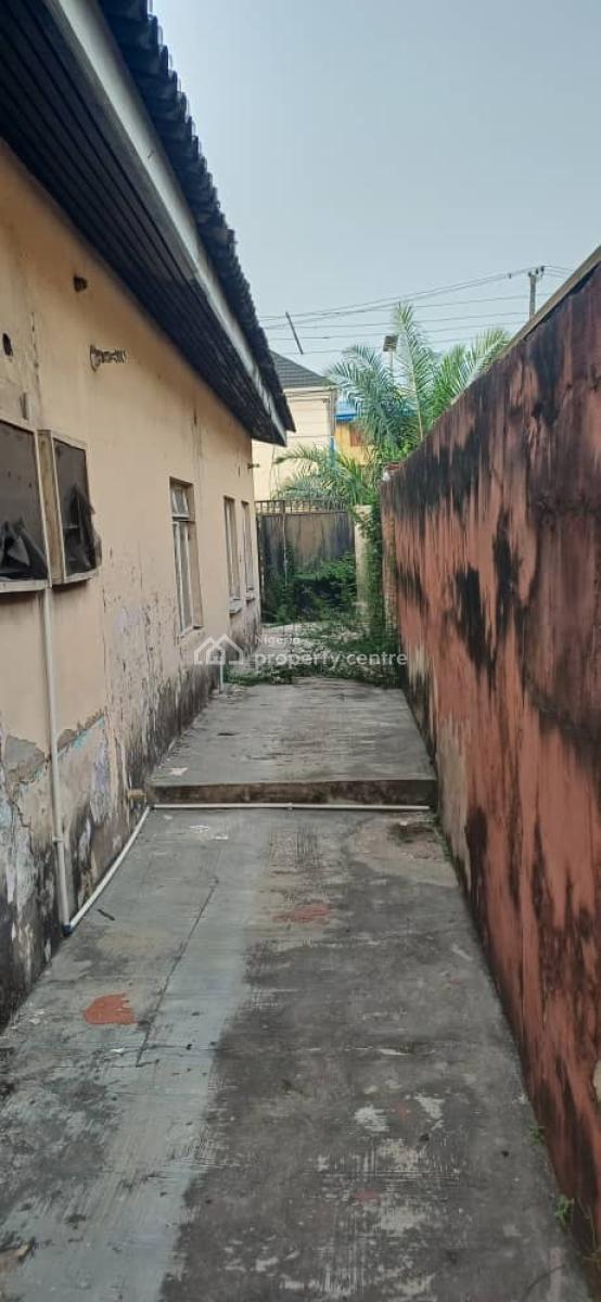 4 Bedrooms Bungalow, Off Bode Thomas, Surulere, Lagos, Detached Bungalow for Sale