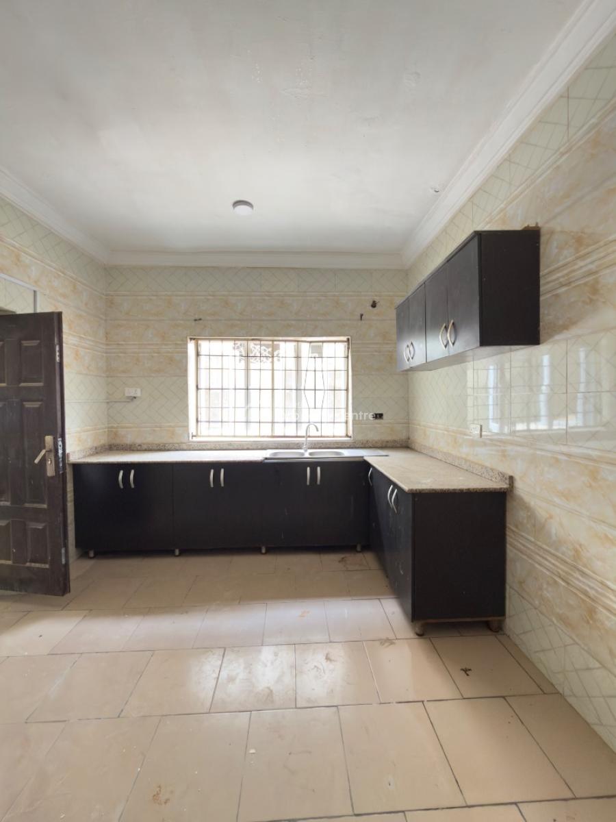 Neatly Renovated Xtra-spacious 3 Bedrooms Flat, By Magistrate Court, Life Camp, Abuja, Flat / Apartment for Rent