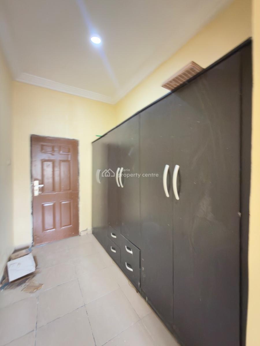 Neatly Renovated Xtra-spacious 3 Bedrooms Flat, By Magistrate Court, Life Camp, Abuja, Flat / Apartment for Rent