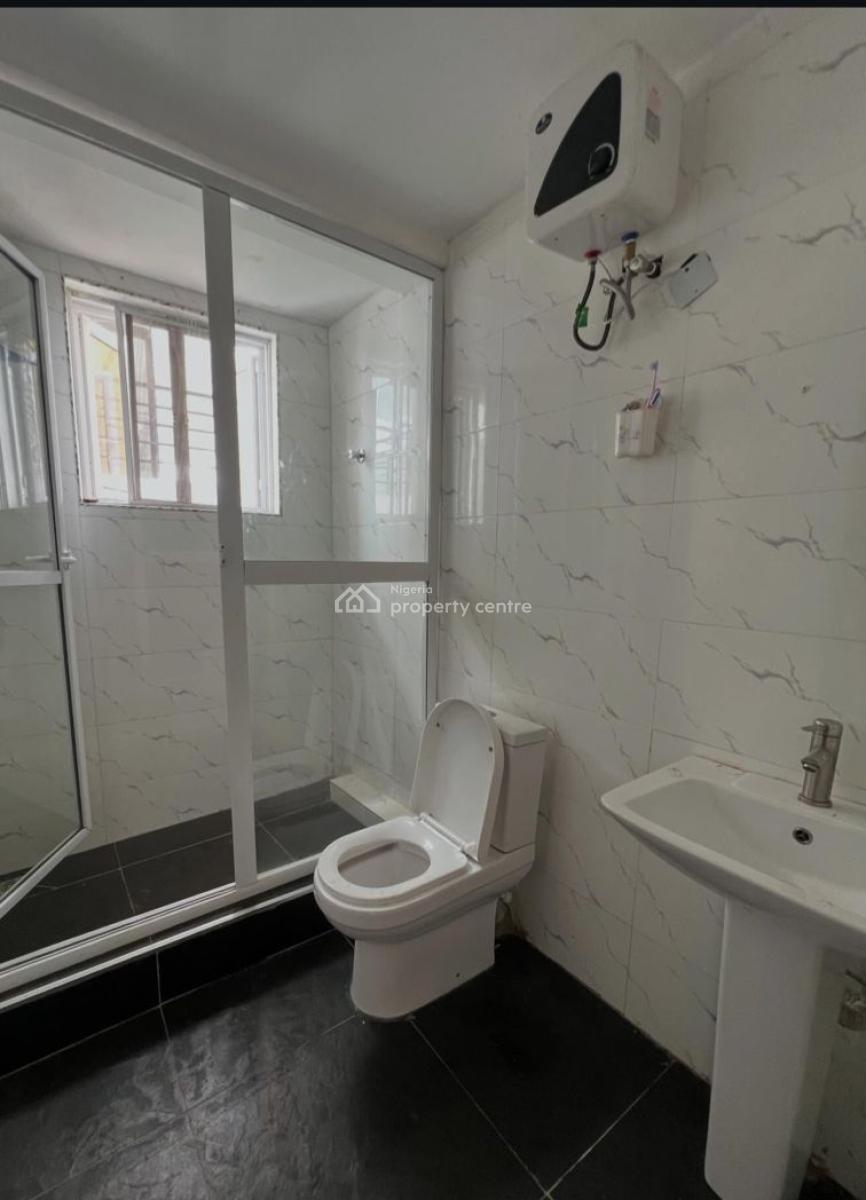 Luxurious 3 Bedroom Maisonette, Lekki Phase 1, Lekki, Lagos, Flat / Apartment for Rent