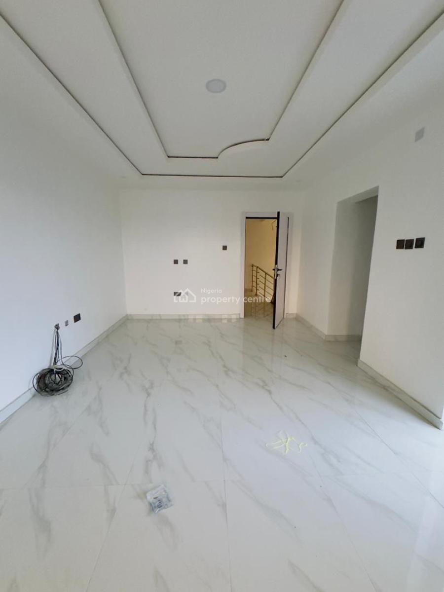 The Gorgeous 5 Bedrooms Semi Detached Duplex, Gra Phase 1, Magodo, Lagos, Semi-detached Duplex for Sale