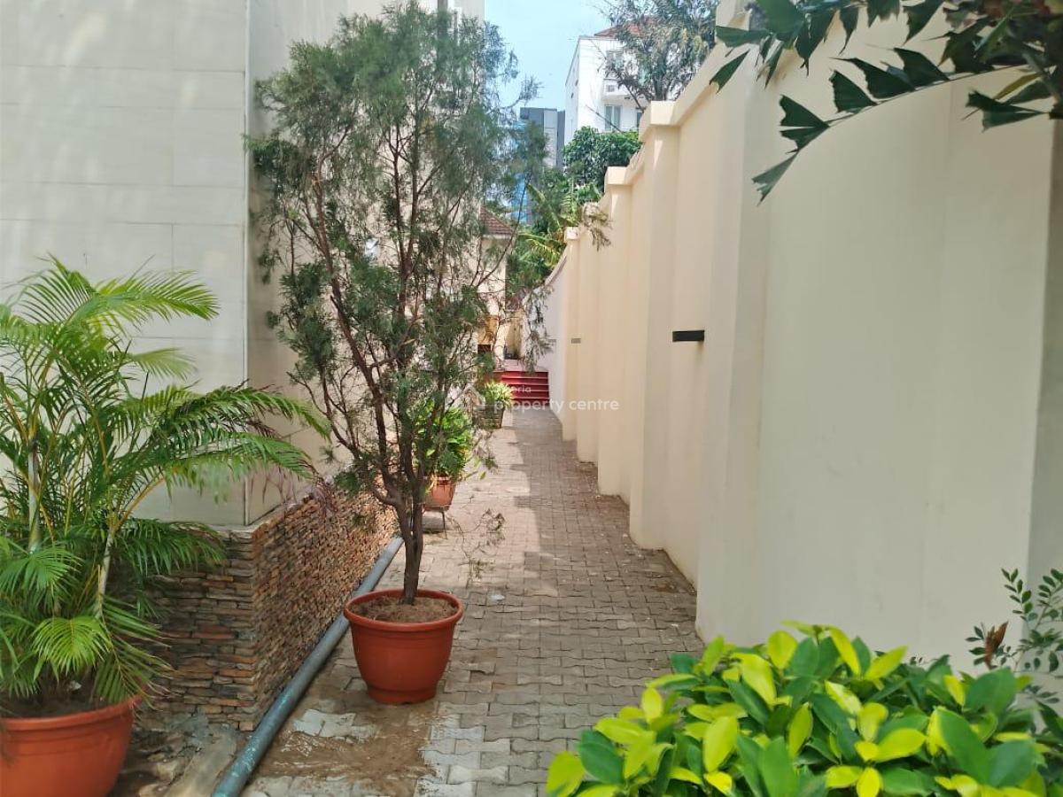 3 Bedroom Flat Apartment with Bq, Off Gerrard Road , Bayo Kuku, Old Ikoyi, Ikoyi, Lagos, Flat / Apartment for Sale