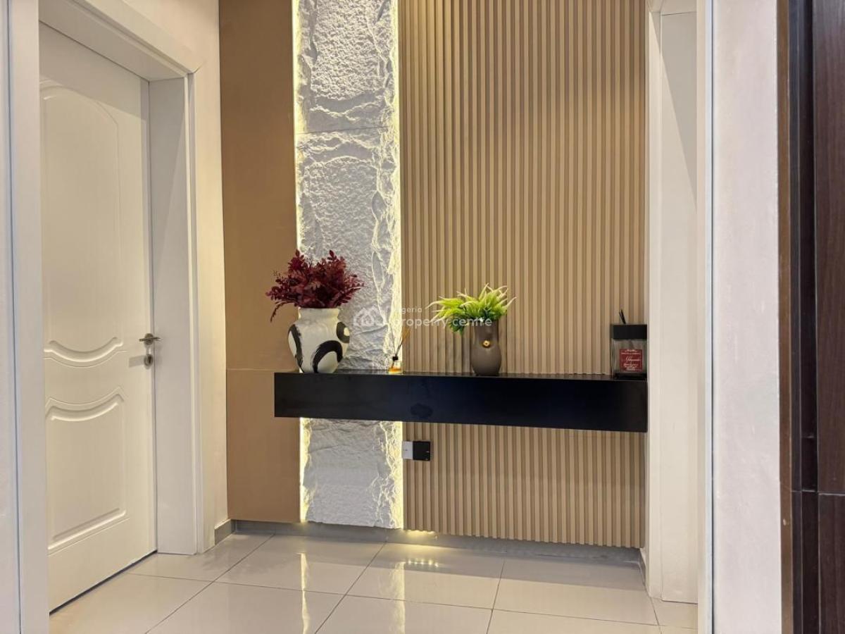 Waterfront  2 Bedrooms Penthouse, Lekki Phase 1, Lekki, Lagos, Flat / Apartment for Rent