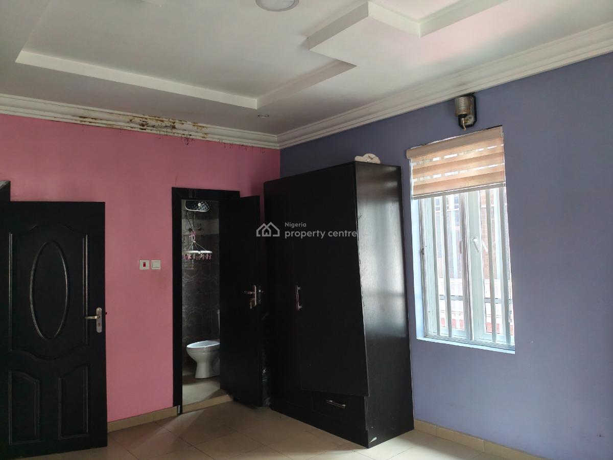 4 Bedroom Flat in a Seperate Compound, Off Ayodele Fanoiki Street., Gra Phase 1, Magodo, Lagos, Flat / Apartment for Sale