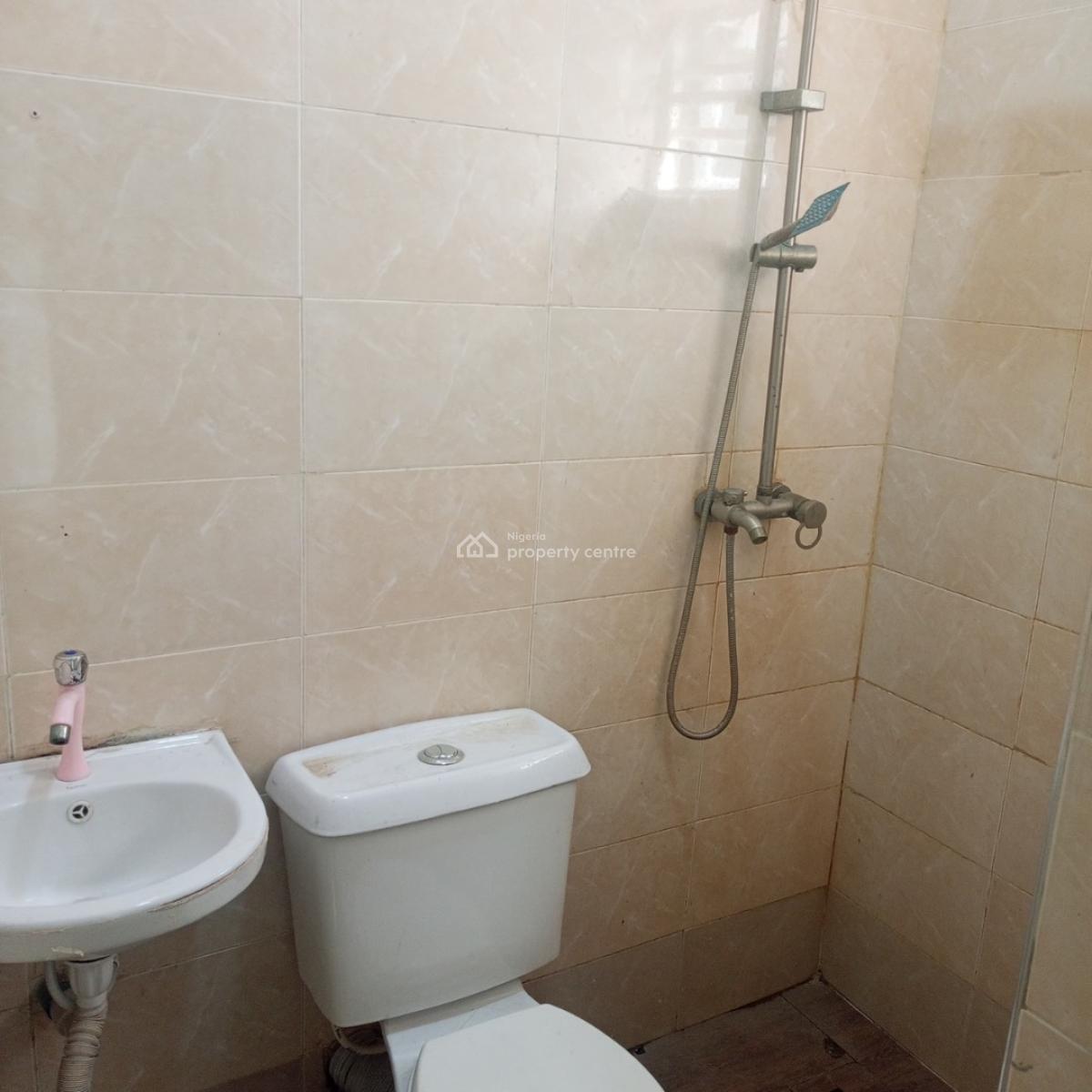 Sharp and Clean 3 Bedrooms Flat, Lekki County Estate, Ajah, Lagos, Flat / Apartment for Rent