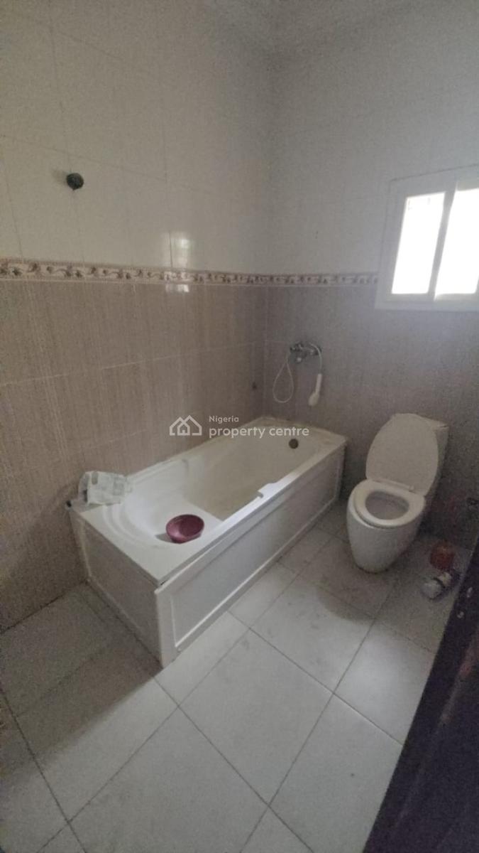 Massive 5bedroom with 2room Bq 7car Park, Lekki Phase 1, Lekki, Lagos, Detached Duplex for Rent