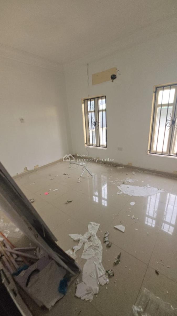 Massive 5bedroom with 2room Bq 7car Park, Lekki Phase 1, Lekki, Lagos, Detached Duplex for Rent