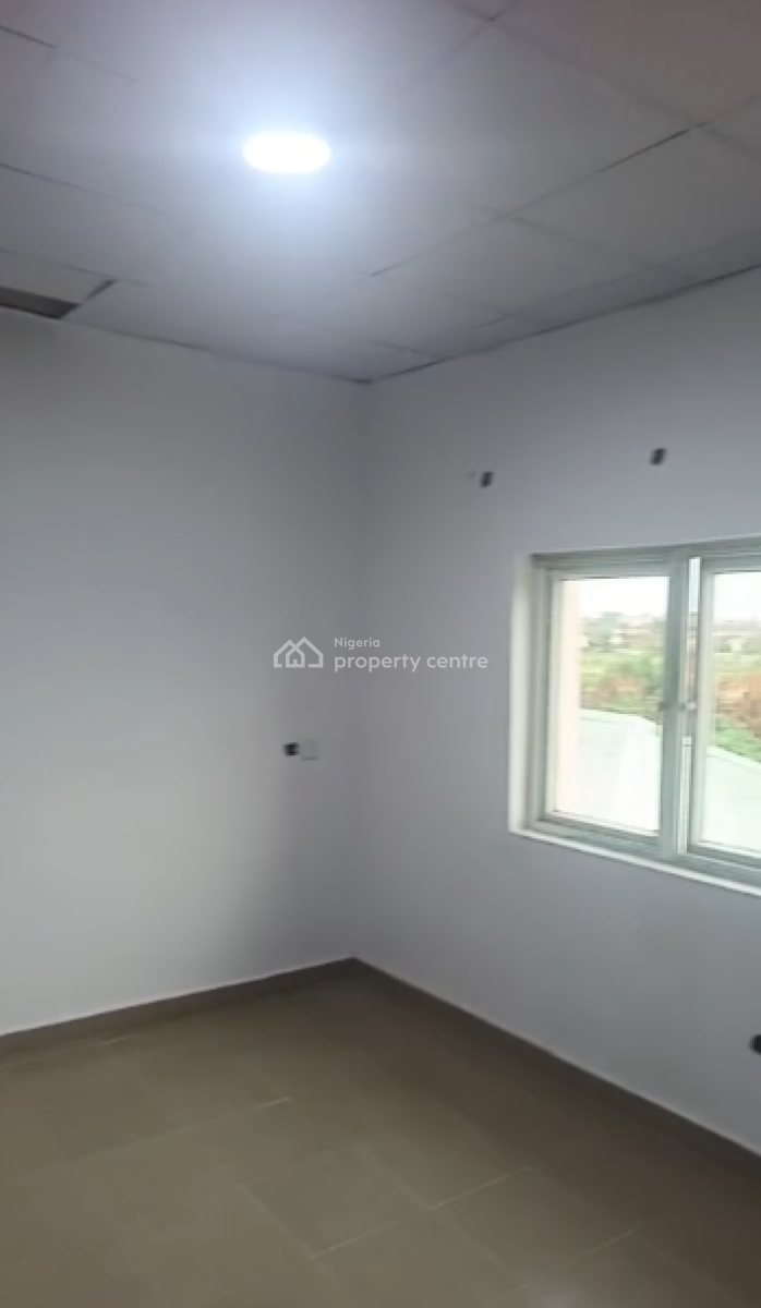 Room Upstairs, Eleganza Gardens Estate, Vgc, Lekki Phase 2, Lekki, Lagos, Flat / Apartment for Rent