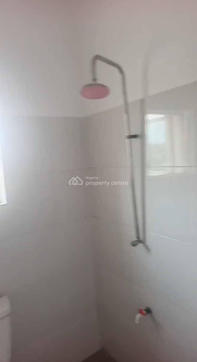 Room Upstairs, Eleganza Gardens Estate, Vgc, Lekki Phase 2, Lekki, Lagos, Flat / Apartment for Rent