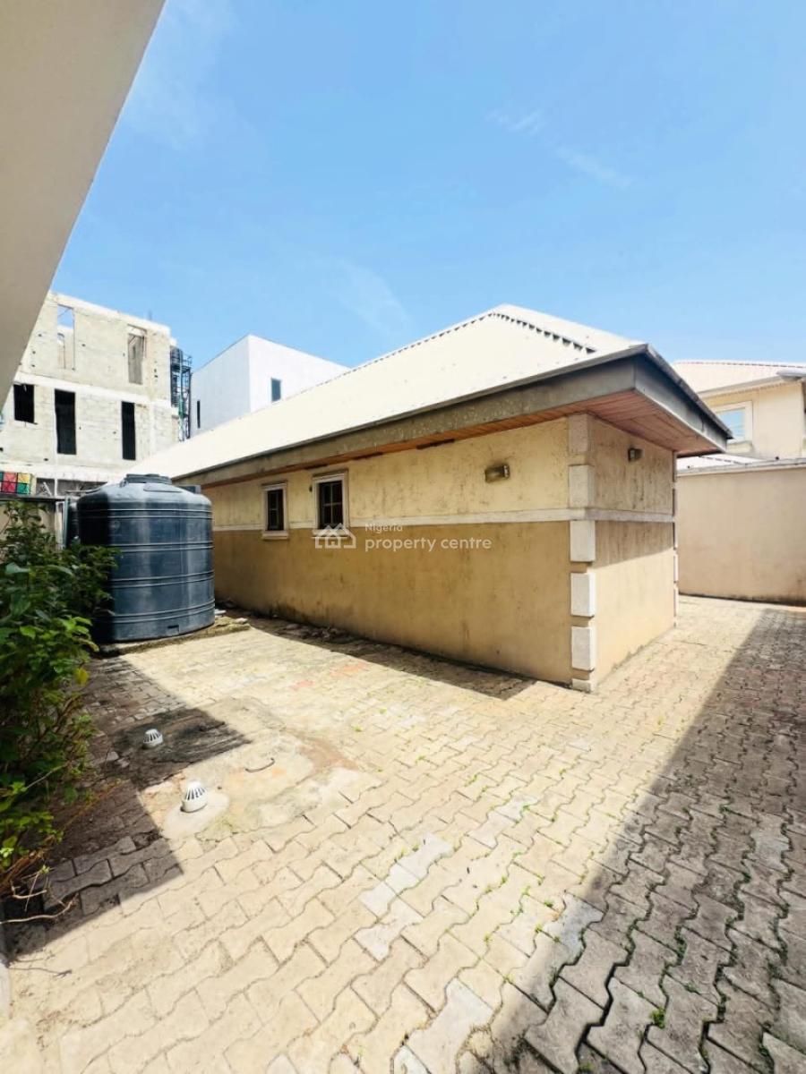 Well Maintained Self-service 4-bedroom Semi-detached, Lekki Phase 1, Lekki, Lagos, Semi-detached Duplex for Rent
