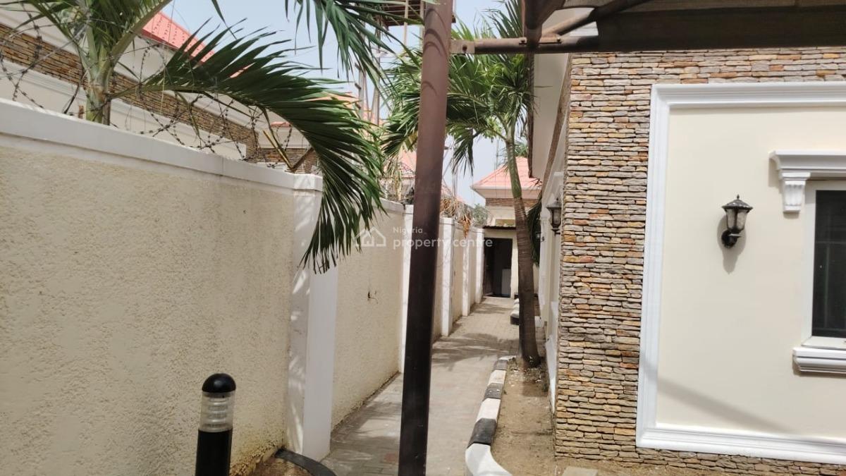 Tastefully Finished 3 Bedroom Bungalow, Fort Royal Estate Airport Road, Lugbe District, Abuja, Detached Bungalow for Rent