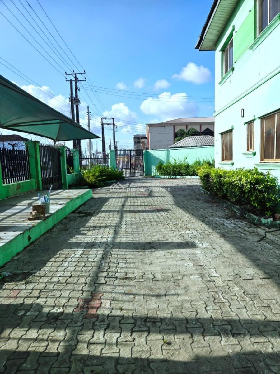 Unfurnished 3 Bedroom Apartment with Bq Serviced, Banana Island, Ikoyi, Lagos, Flat / Apartment for Rent