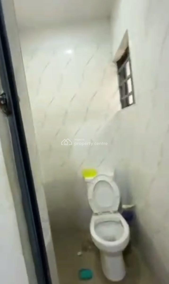 Executive, Decent  Standard Spacious Mini Flat., Shomolu, Lagos, Mini Flat (room and Parlour) for Rent