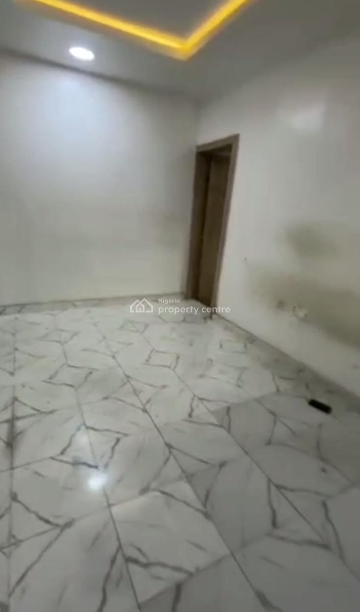 Executive, Decent  Standard Spacious Mini Flat., Shomolu, Lagos, Mini Flat (room and Parlour) for Rent