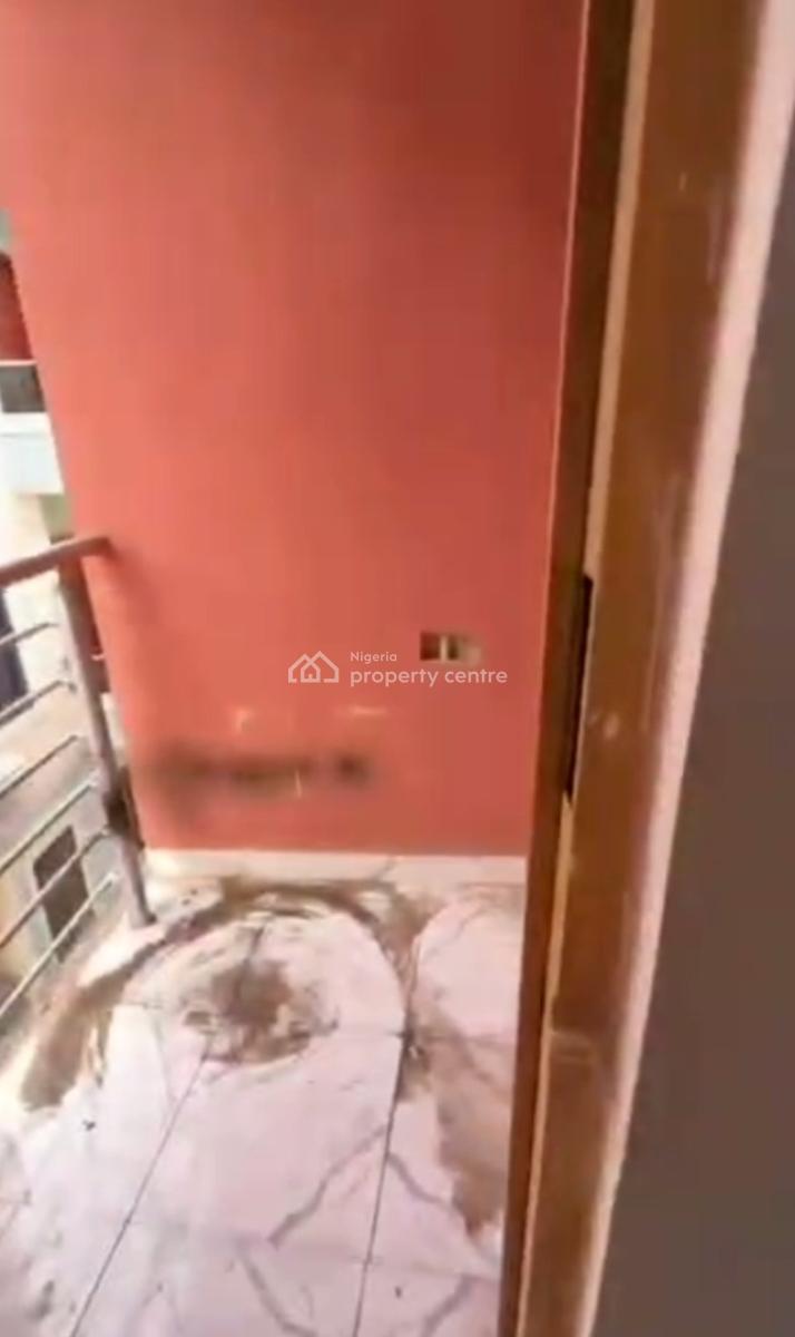 Executive, Decent  Standard Spacious Mini Flat., Shomolu, Lagos, Mini Flat (room and Parlour) for Rent