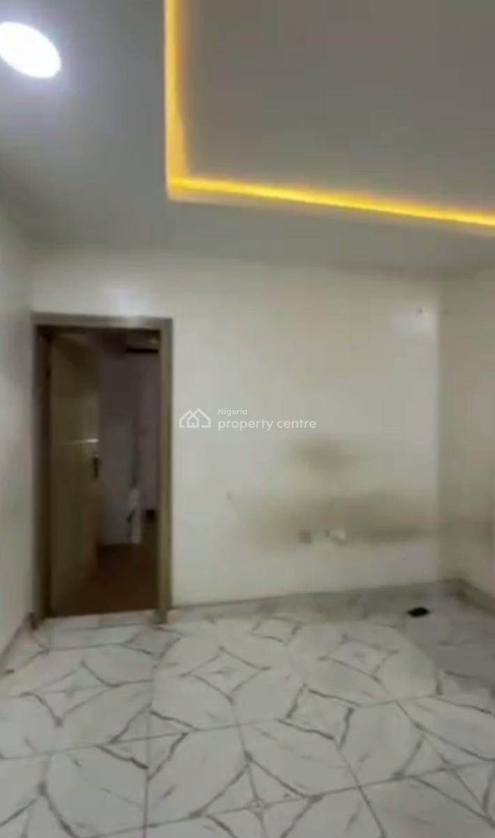 Executive, Decent  Standard Spacious Mini Flat., Shomolu, Lagos, Mini Flat (room and Parlour) for Rent