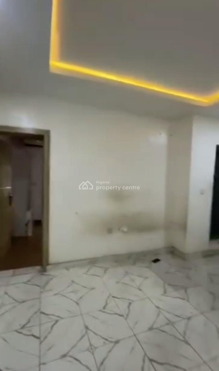 Executive, Decent  Standard Spacious Mini Flat., Shomolu, Lagos, Mini Flat (room and Parlour) for Rent