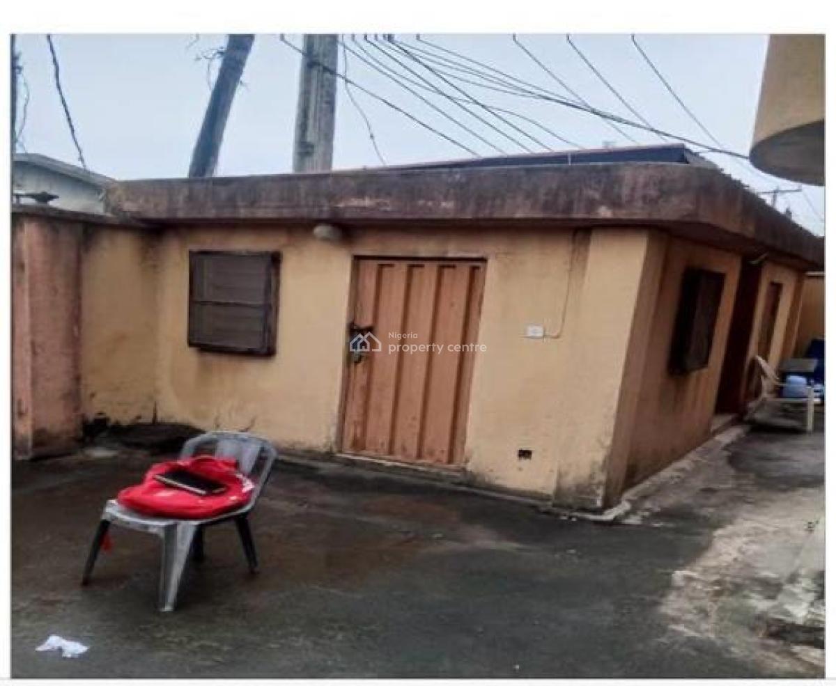 5 Bedroom Bungalow with 2 Living Rooms & Large Courtyard, Ago Palace Way, Okota, Ilasamaja, Mushin, Lagos, Detached Bungalow for Sale