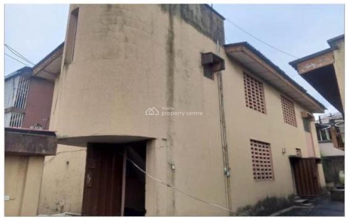 5 Bedroom Bungalow with 2 Living Rooms & Large Courtyard, Ago Palace Way, Okota, Ilasamaja, Mushin, Lagos, Detached Bungalow for Sale