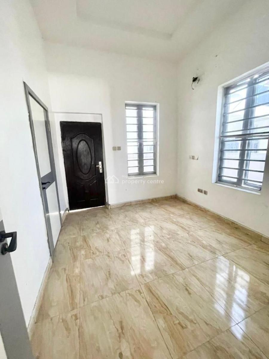 Room Downstairs in Shared Apartment, Royal Pine Estate Orchid Road, Lekki, Lagos, Flat / Apartment for Rent