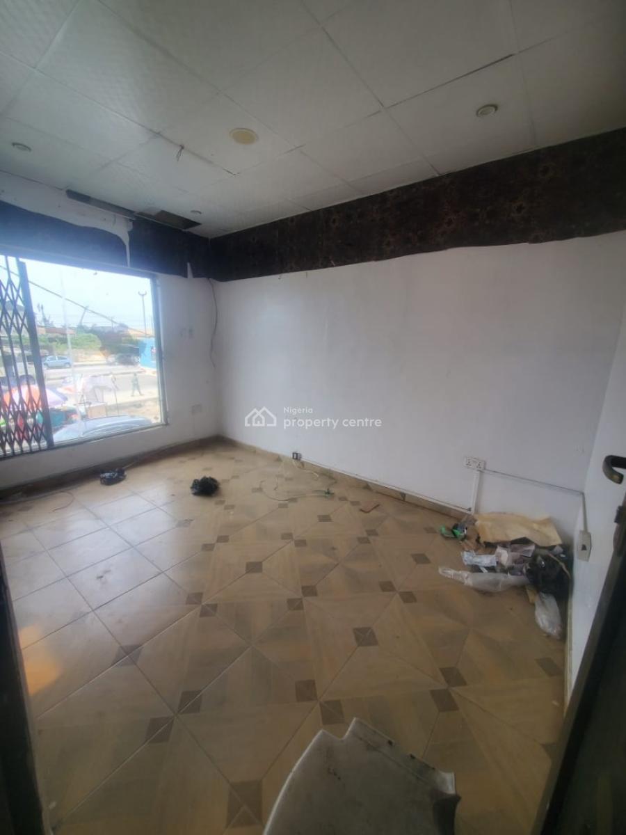 Spacious Shop Facing Express, Phase Two, Oribanwa, Ibeju Lekki, Lagos, Shop for Rent