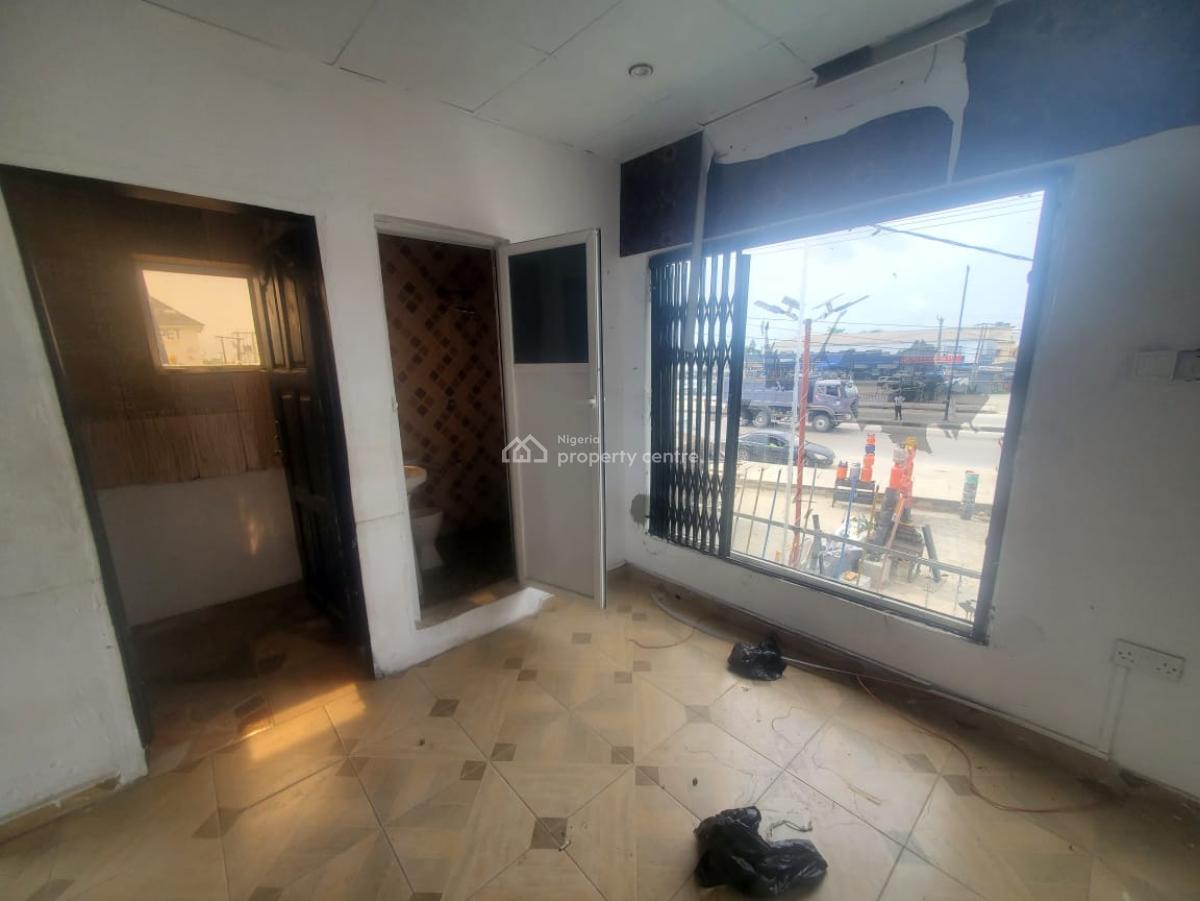 Spacious Shop Facing Express, Phase Two, Oribanwa, Ibeju Lekki, Lagos, Shop for Rent