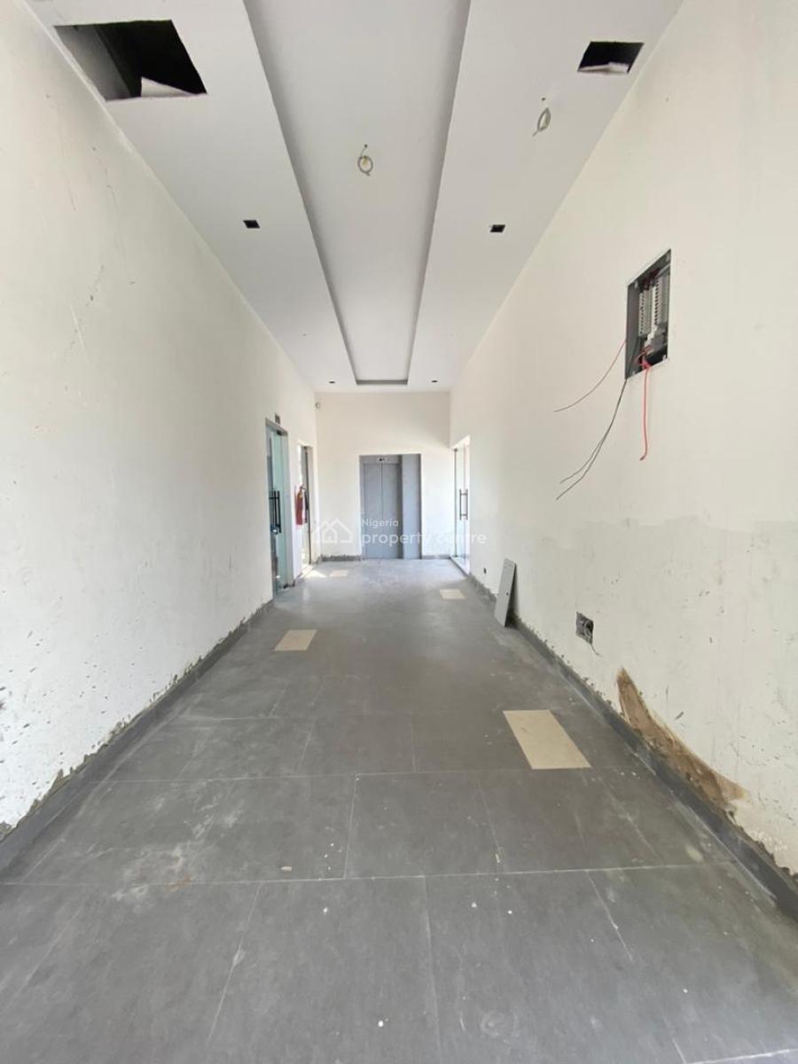 Luxury 3 Bedroom Apartment (elevator/pool/gym), Lekki Phase 1, Lekki, Lagos, Flat / Apartment for Sale