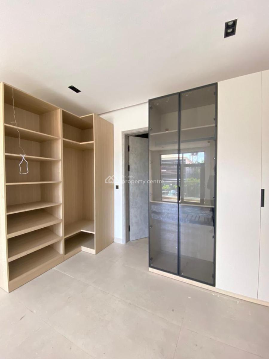 Luxury 3 Bedroom Apartment (elevator/pool/gym), Lekki Phase 1, Lekki, Lagos, Flat / Apartment for Sale