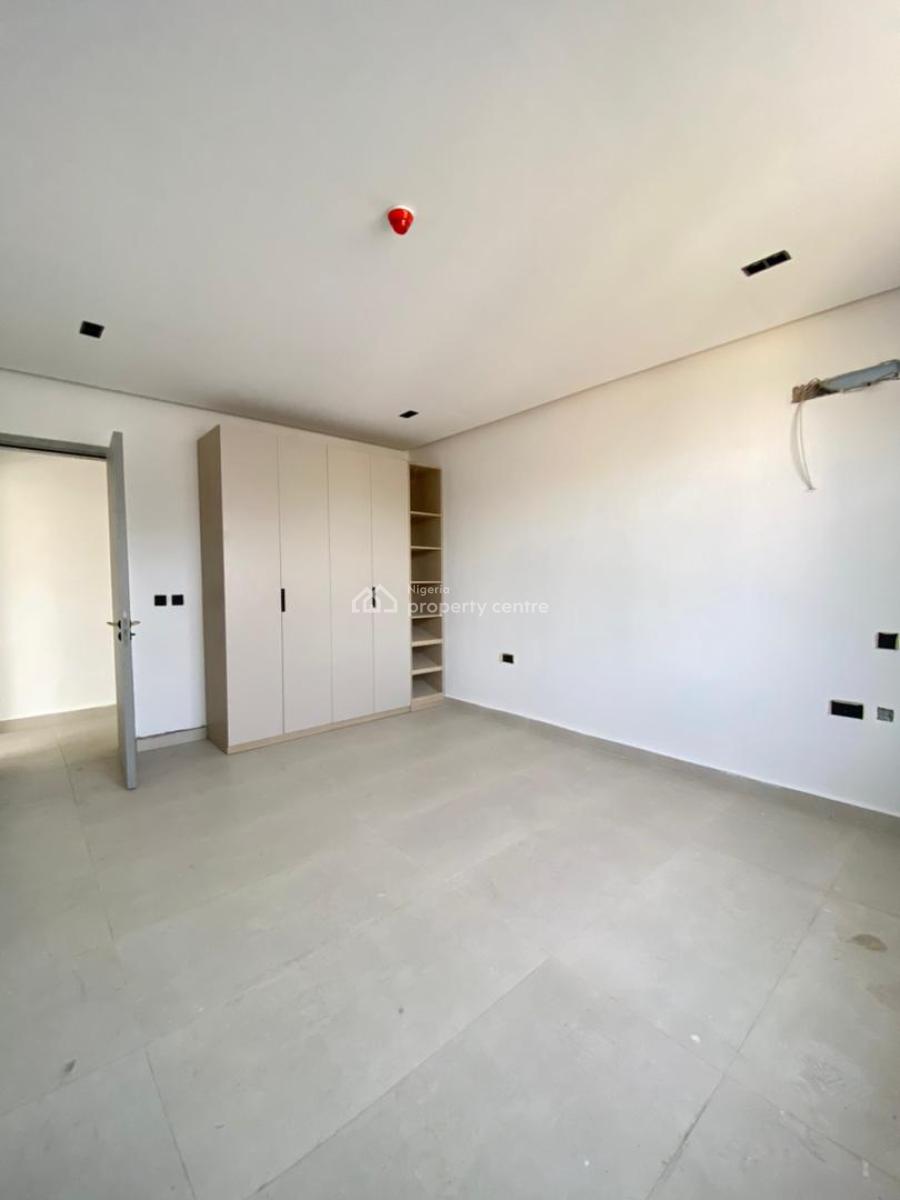 Luxury 3 Bedroom Apartment (elevator/pool/gym), Lekki Phase 1, Lekki, Lagos, Flat / Apartment for Sale