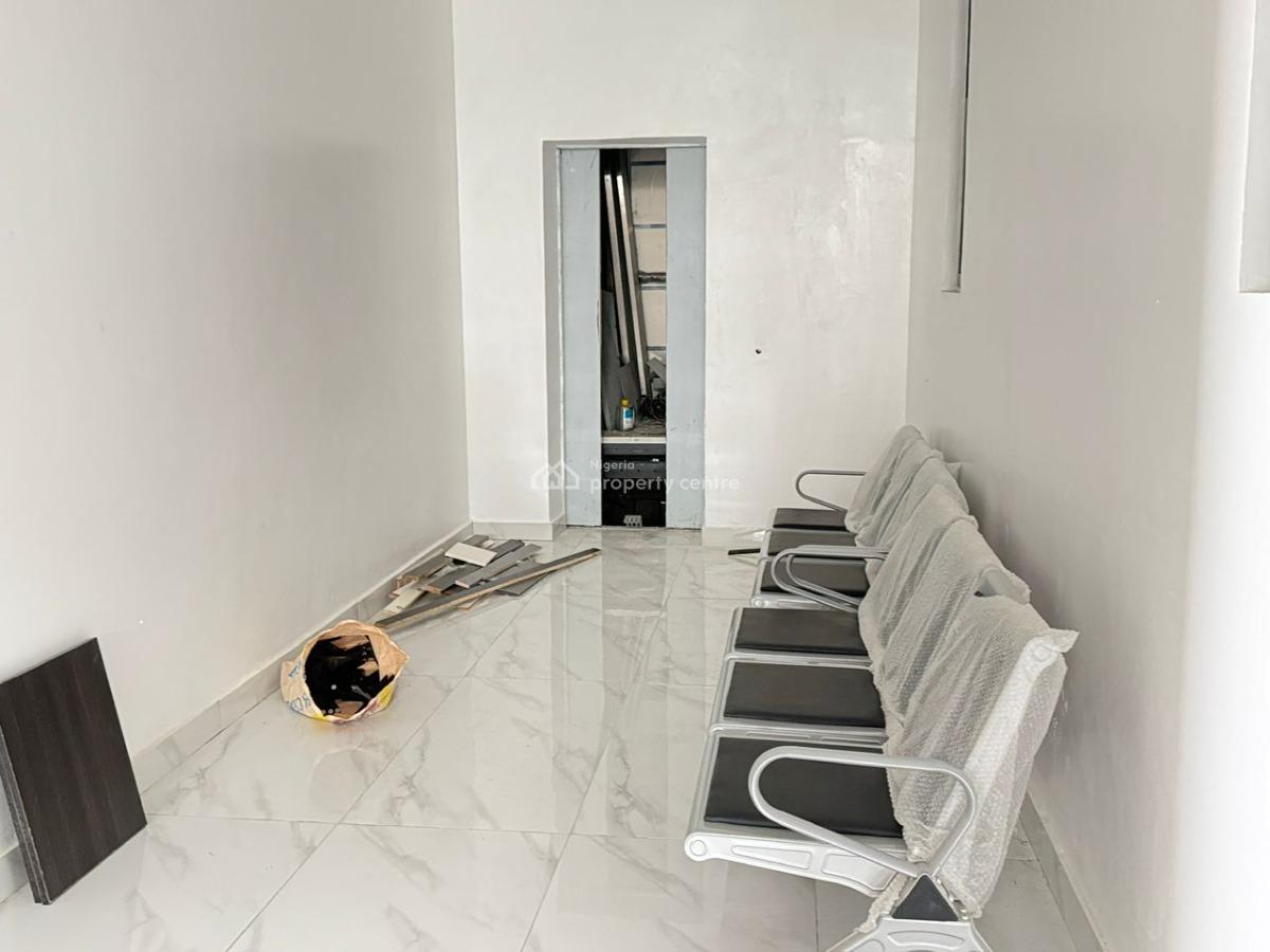 Contemporary 2 Bed Apartment with Elevator , Pool & Gym ️, Lekki Phase 1, Lekki, Lagos, Flat / Apartment for Sale