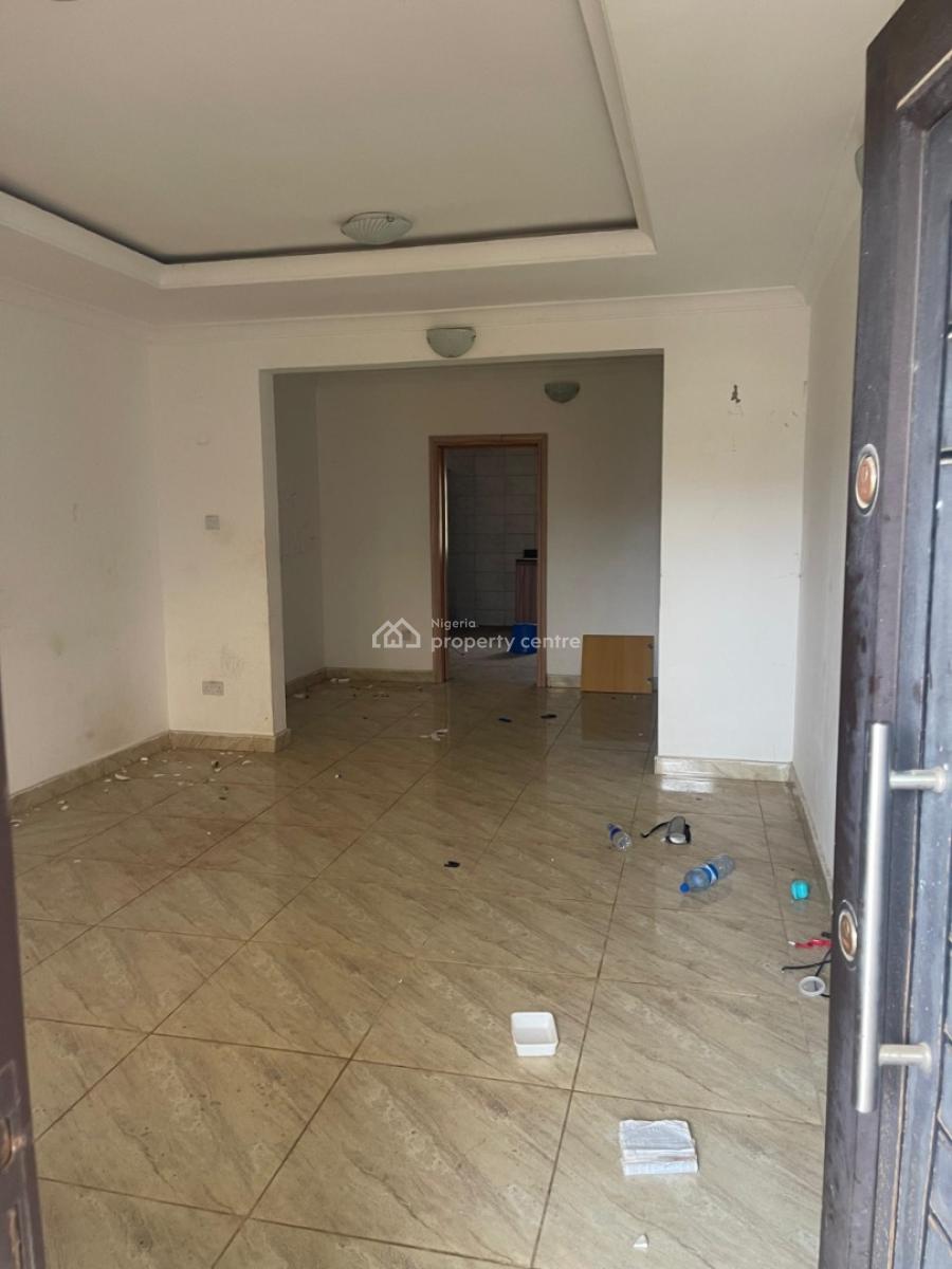 3 Bedroom Apartment, Gloryland Estate, Egbeda, Alimosho, Lagos, Flat / Apartment for Rent