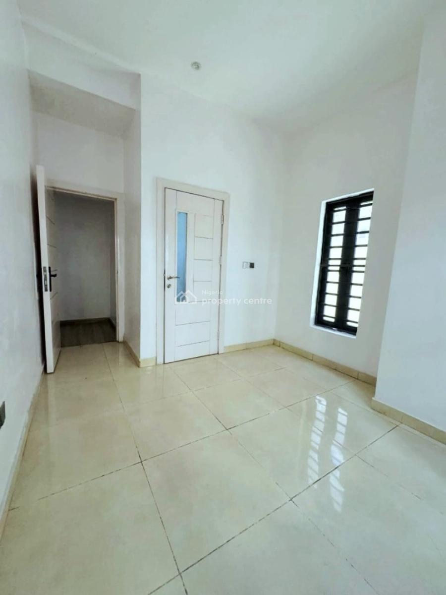 Spacious 4-bedroom Semi-detached House, Itire-ikate, Surulere, Lagos, Semi-detached Duplex for Rent