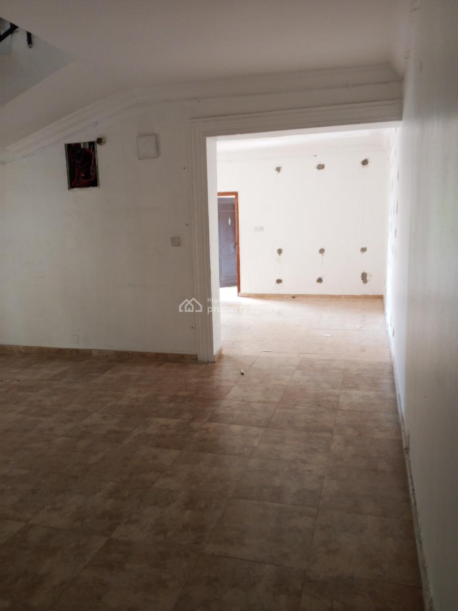 4 Bedroom Semi Detached House Sitting on Over 310 Square Meters, Osapa, Lekki, Lagos, Semi-detached Duplex for Sale