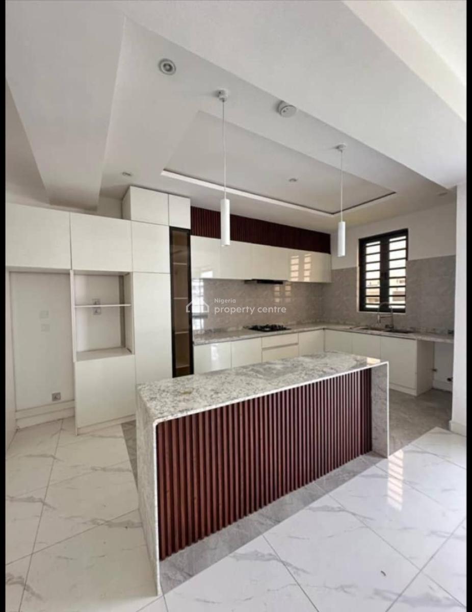 Contemporary 2 Bedroom Apartment, Off Freedom Way, Lekki Phase 1, Lekki, Lagos, Flat / Apartment for Rent